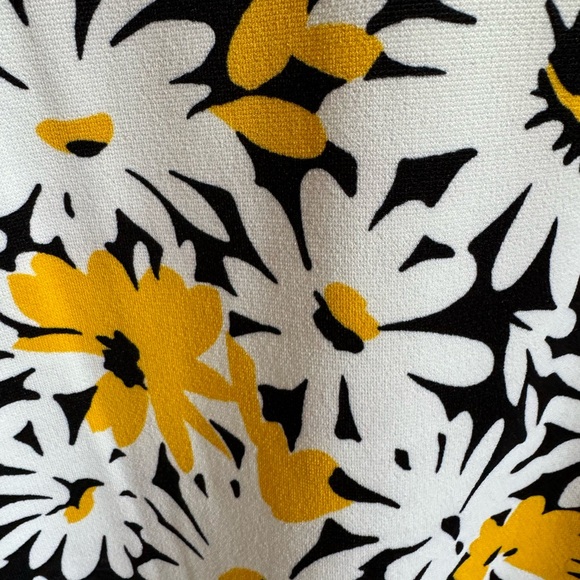 NWOT Michael Kors medium sleeveless daisy print tank top - Picture 3 of 4